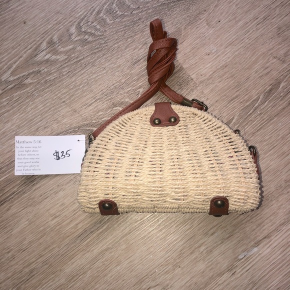 Twine clutch/crossbody custom painted sunflower design - Picture 3 of 4